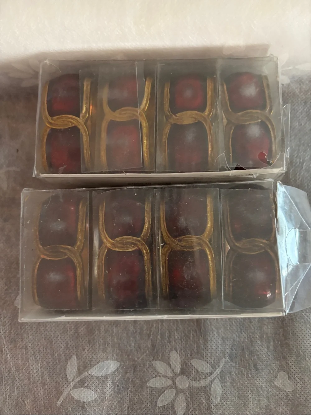 Home Trends Set of 4 Decorative Napkin Rings - Gold and Ruby Red NIB
